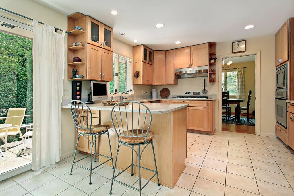 Stop cleaning your own home. Hire a professional house cleaner instead.
